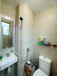 Landbay Condominium (D16), Condominium #589815751